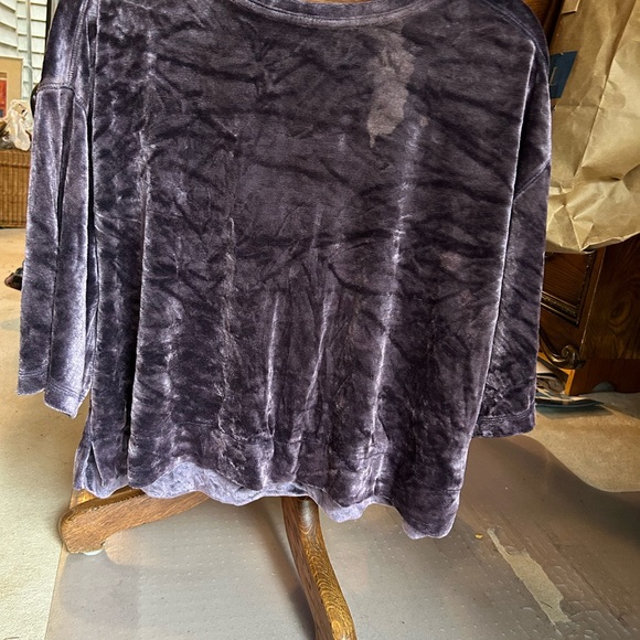 We The Free velvet top, low scoop on back side. Short loose floppy fabric - Picture 6 of 7